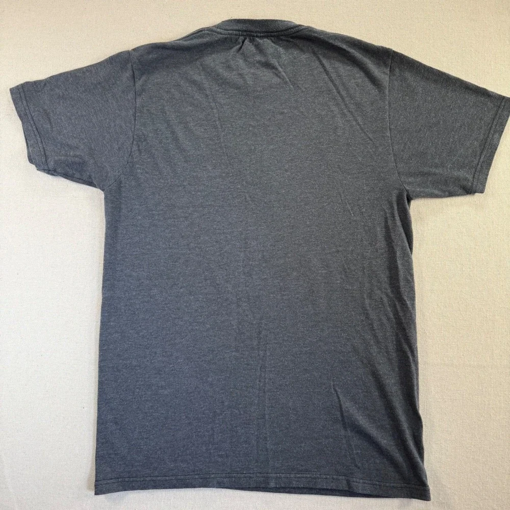 Levis Mens Graphic T-Shirt Charcoal Gray Red Batwing Logo Size S Short Sleeve